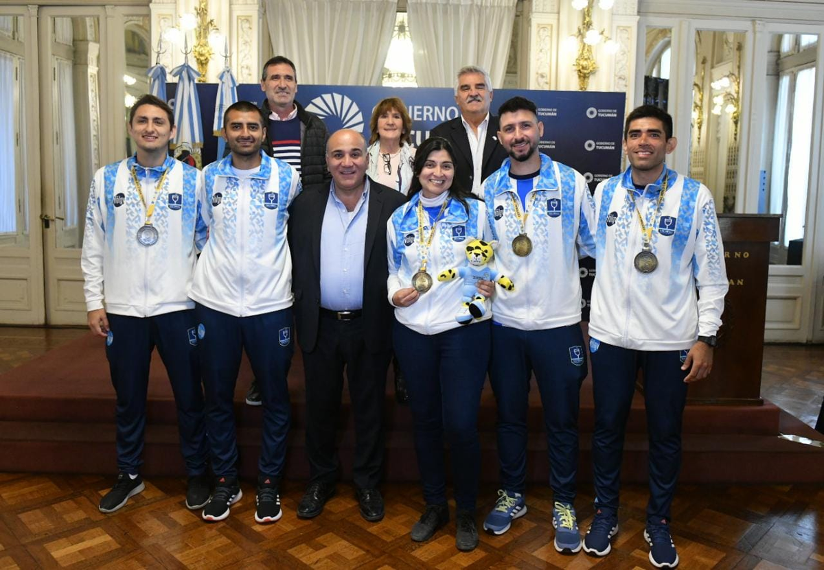 Manzur recibió a los tucumanos campeones de Cestoball: Es un orgullo