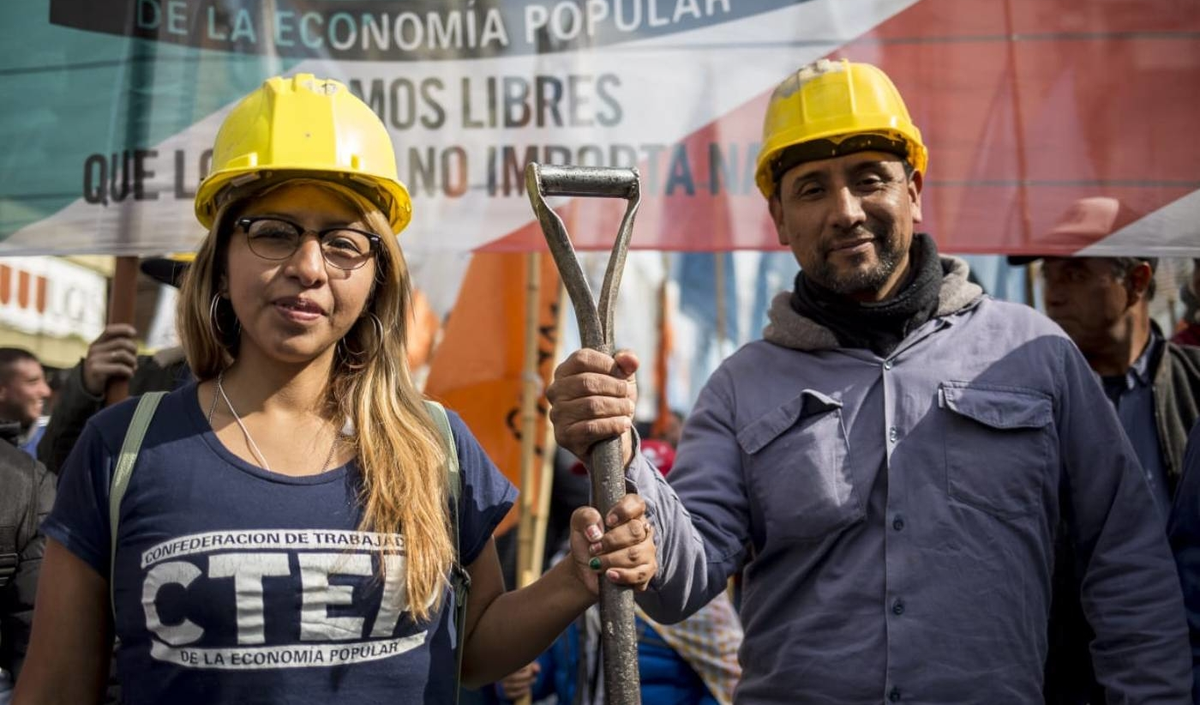 "El Gobierno por decreto decide dejar a 900 familias y trabajadores sin su ingreso"