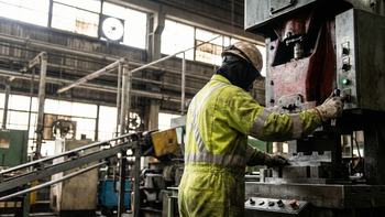 La industria en caída: 4 de cada 10 empresas no repuntan sus ventas