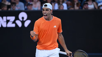 Cerúndolo aplastó a Andrey Rublev y avanzó por primera vez a octavos de final