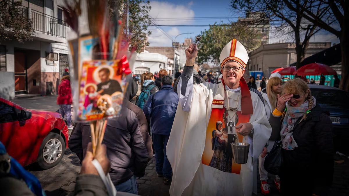 La Iglesia pidi&oacute; dejar de "discutir en escritorios los &iacute;ndices de pobreza". (Foto: TN)