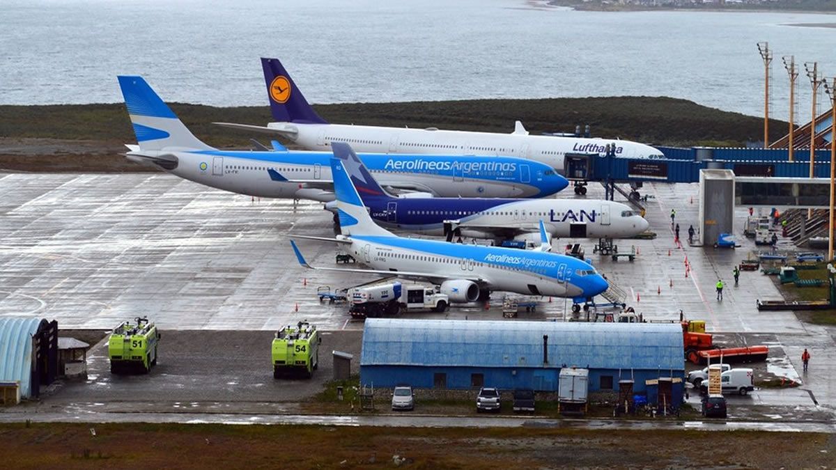 Buscan que se restablesca un vuelo directo hacia Malvinas