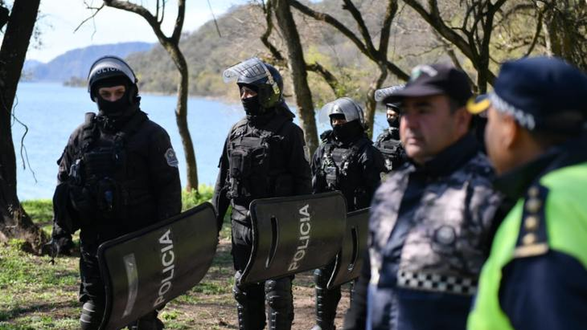 El Cadillal: detectaron construcciones en un sector inhabilitado cerca del lago