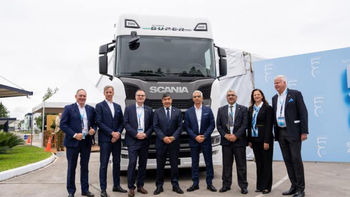 Acevedo participó del 50° aniversario de la planta de Scania