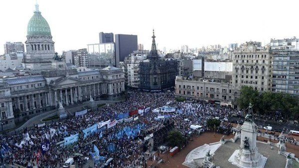 El kirchnerismo se moviliza en defensa de la ley de medios