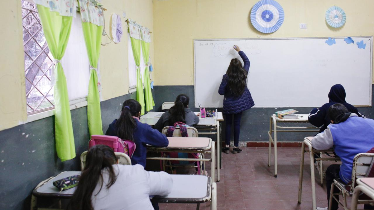 AMET y UDT aceptaron el ofrecimiento salarial del Gobierno