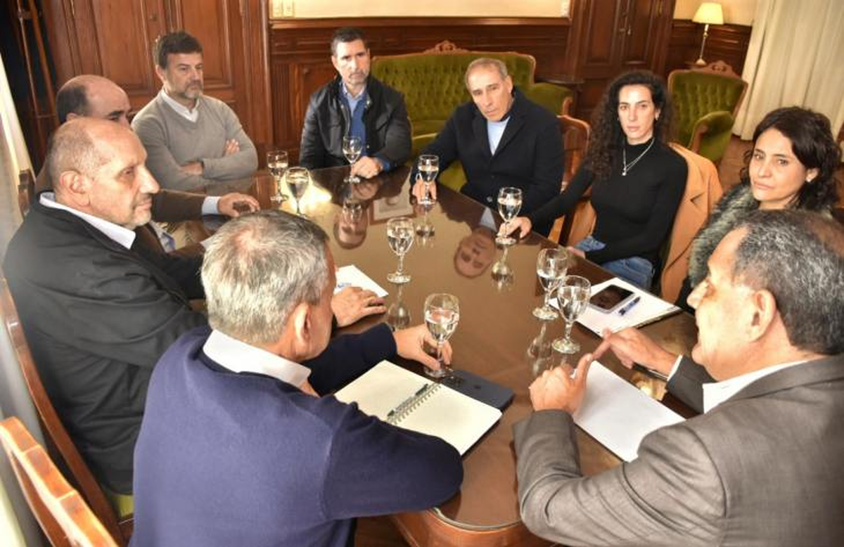 Provincia y empresarios frutícolas analizaron aranceles impuestos por EE.UU. Foto: Comunicación Tucumán  