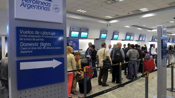 Controladores aéreos anunciaron un paro tras el fin de la conciliación