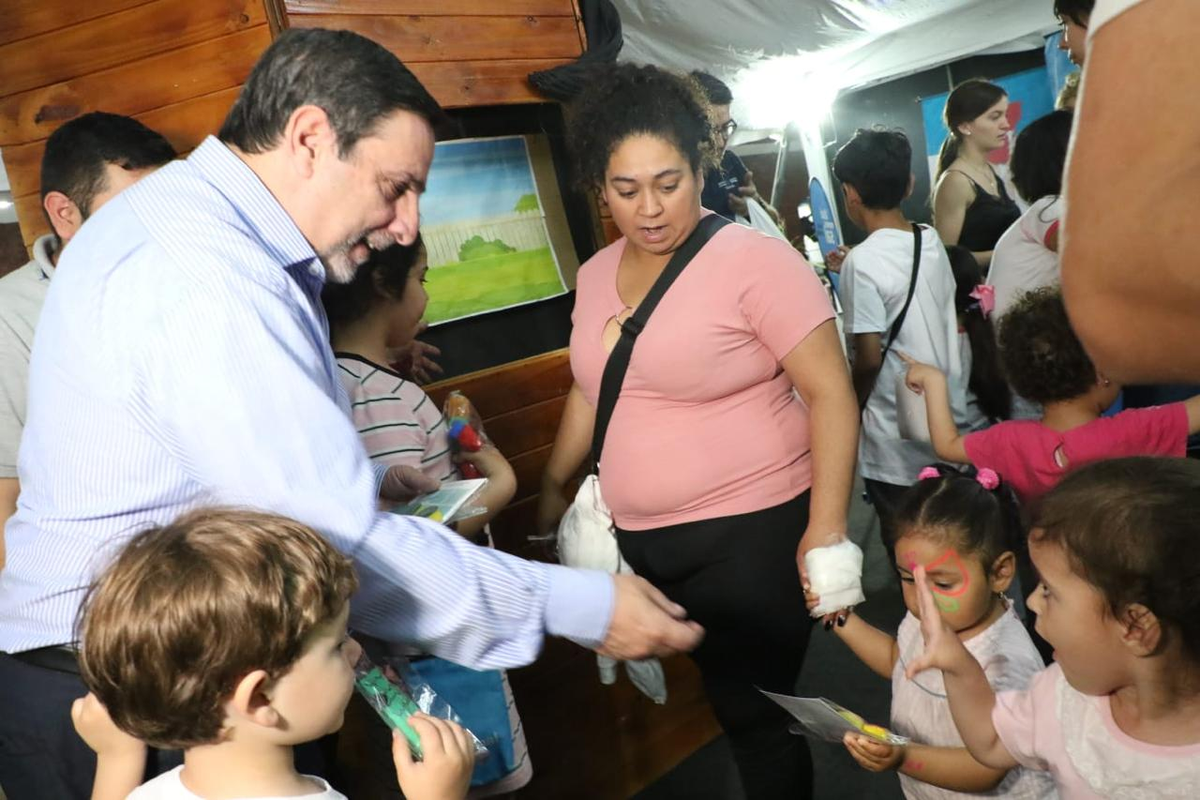 Medina Ruiz destacó el trabajo del persona de Salud en la Expo Rural. (Foto: Ministerio de Salud Pública)