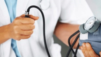 Una mujer fue imputada por usar un título falso de enfermera