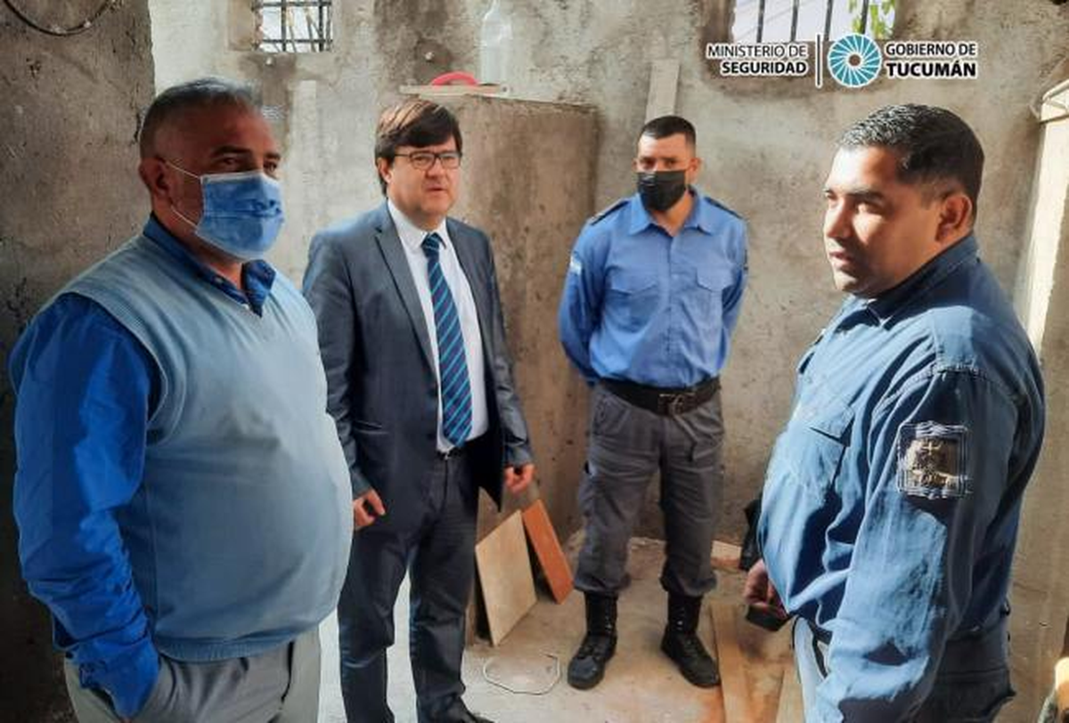 El ministro de Seguridad visitó el avance de obra en el Penal de Villa Urquiza.