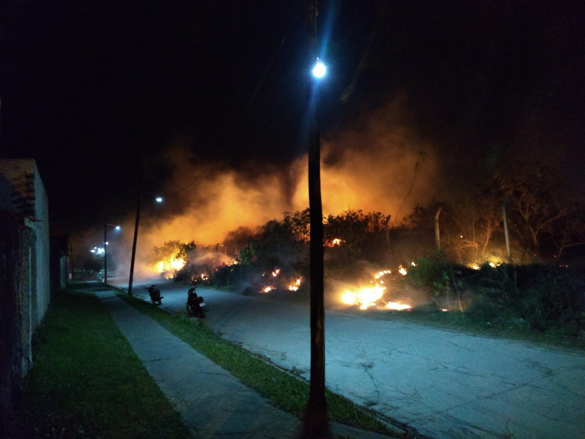 Por quema de basura hubo incendios en dos barrios tucumanos