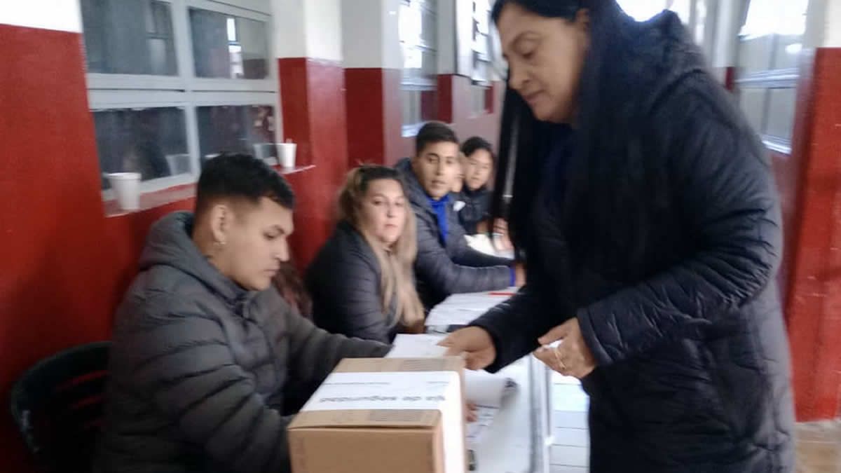 Elia Fernández de Mansilla pide que la gente vaya a votar