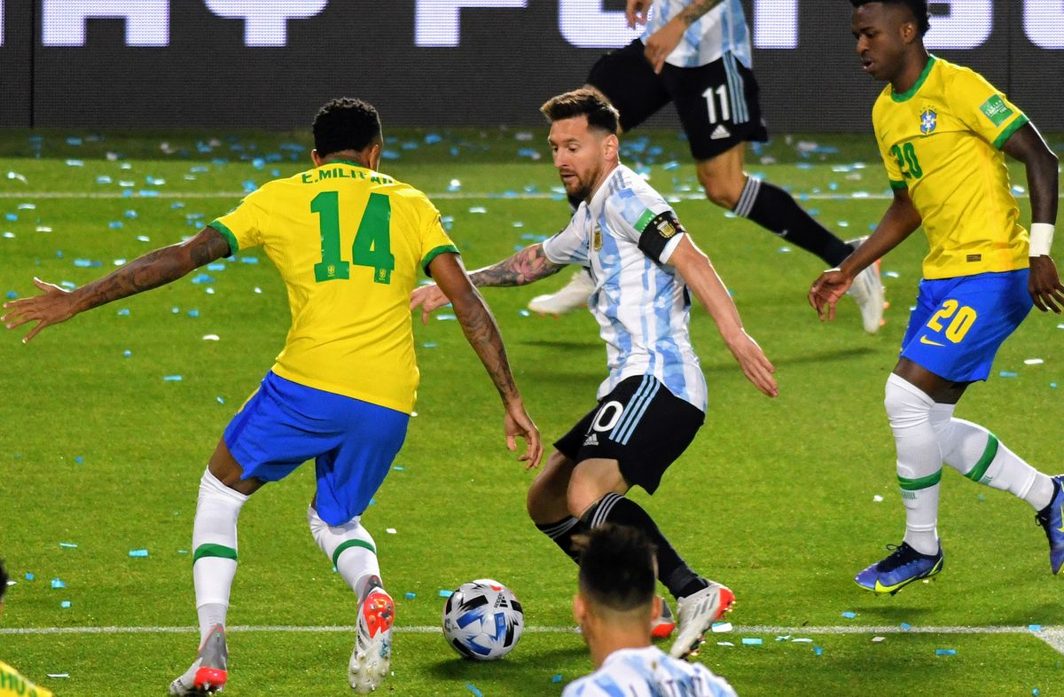 Argentina enfrenta a Brasil en búsqueda de la clasificación