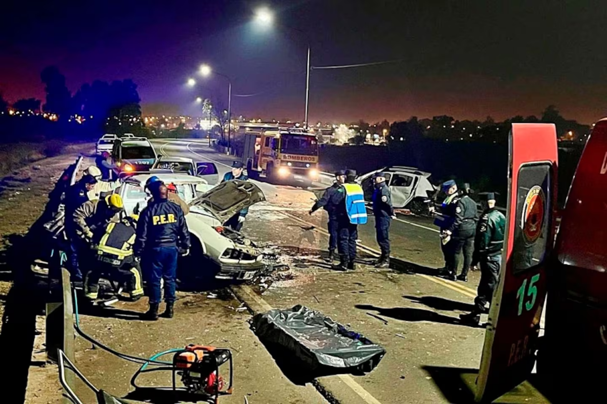 Entre Ríos: un muerto y cinco heridos tras un triple choque frontal