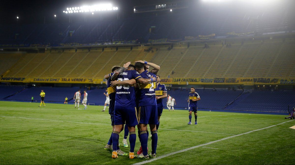 Boca goleó a Caracas en el cierre de la fase de grupos