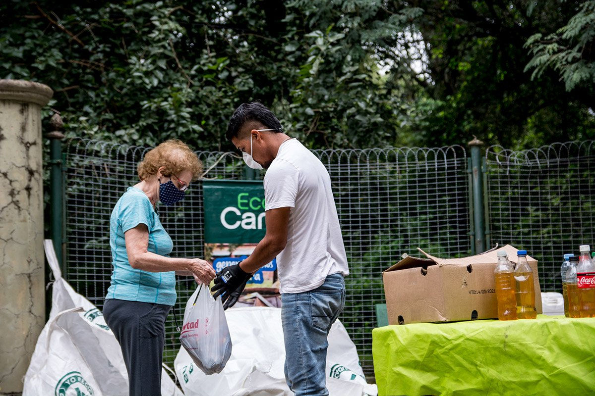 Avenida Perón: Traé tus reciclables al próximo Eco Canje y llévate compost de regalo.