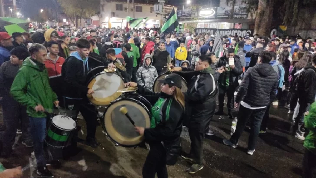 Banderazo de San Martín de San Juan antes del viaje a Tucumán