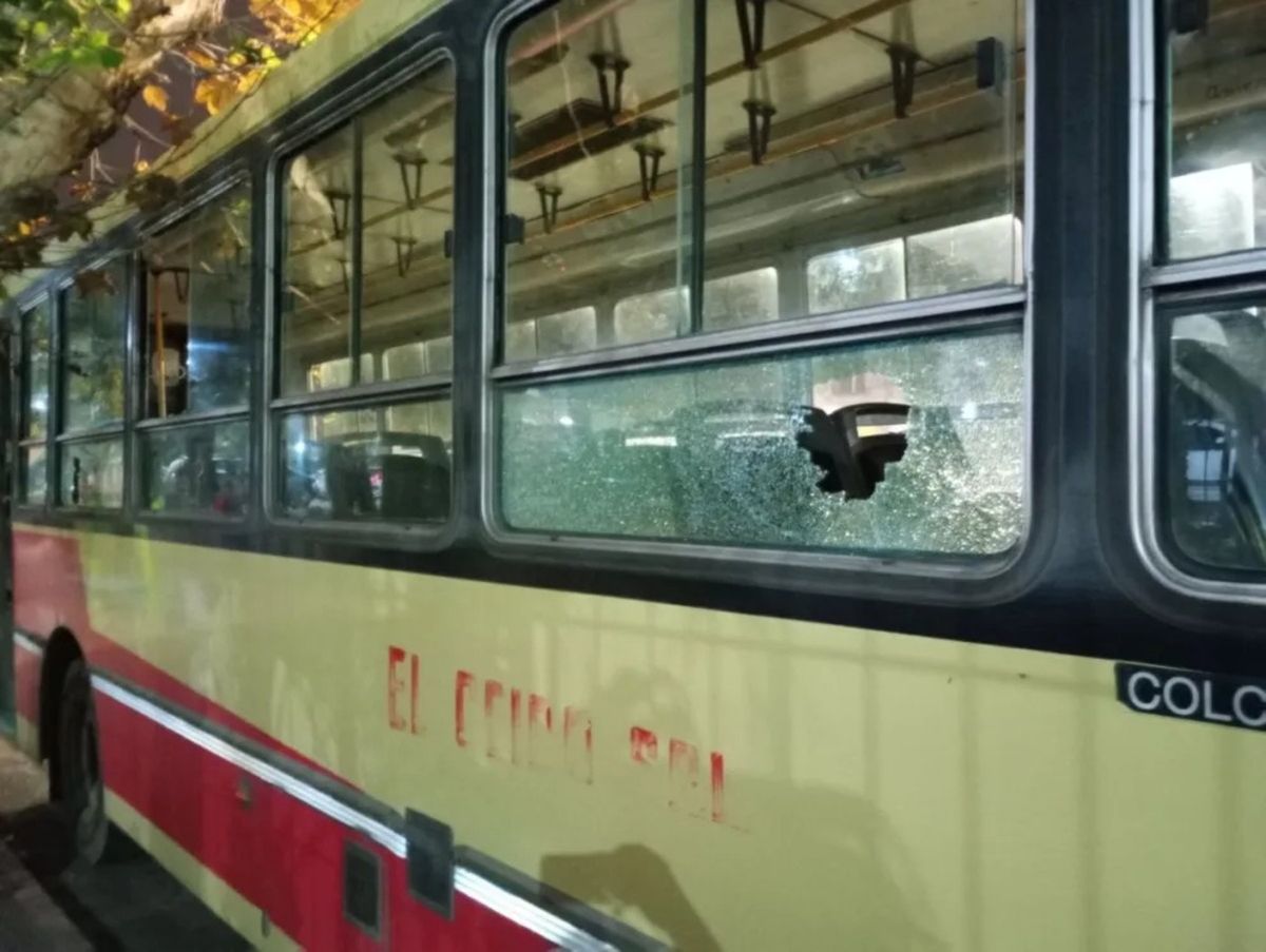 El Colmenar: un colectivo fue atacado y robaron a sus pasajeros