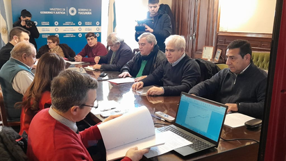 Paritarias: el Gobierno recibe a gremios docentes