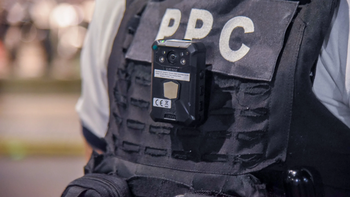 Con cámaras corporales, refuerzan los controles viales en Capital