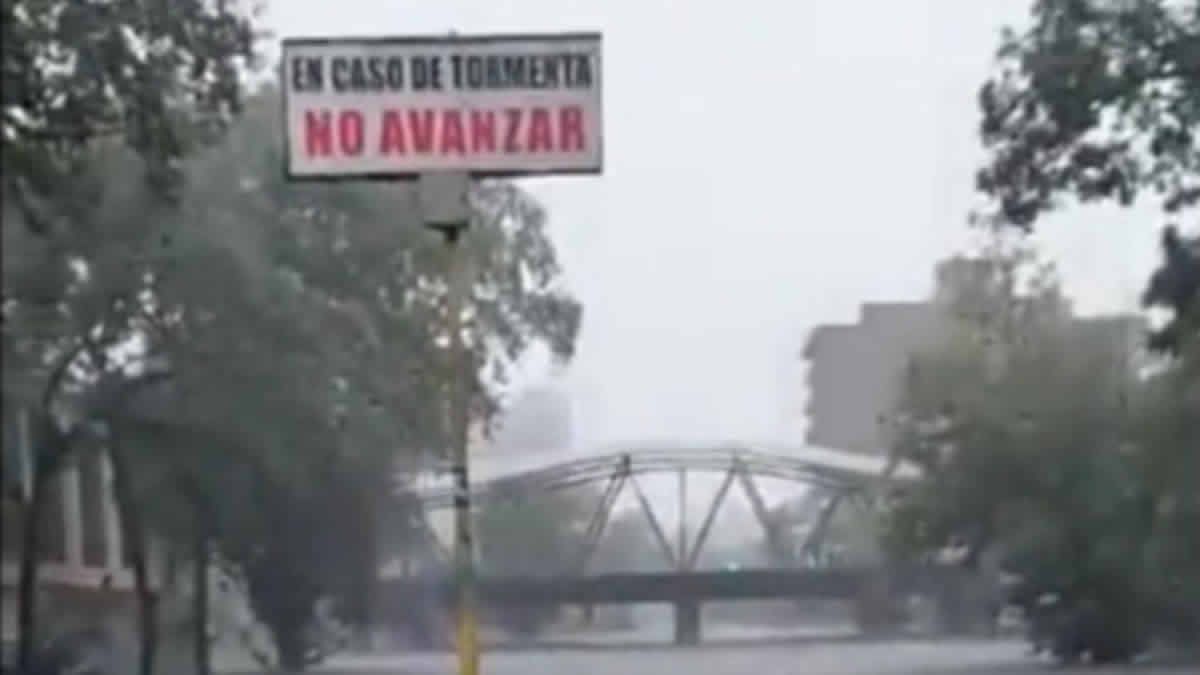 Rescataron a una conductora en el puente Central Córdoba