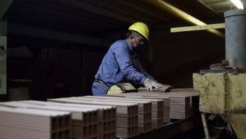 La actividad económica volvió a caer en diciembre