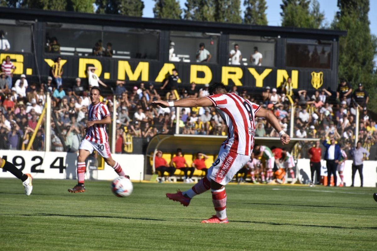 Lucas Cano quiere seguir haciendo goles para San Martín. 