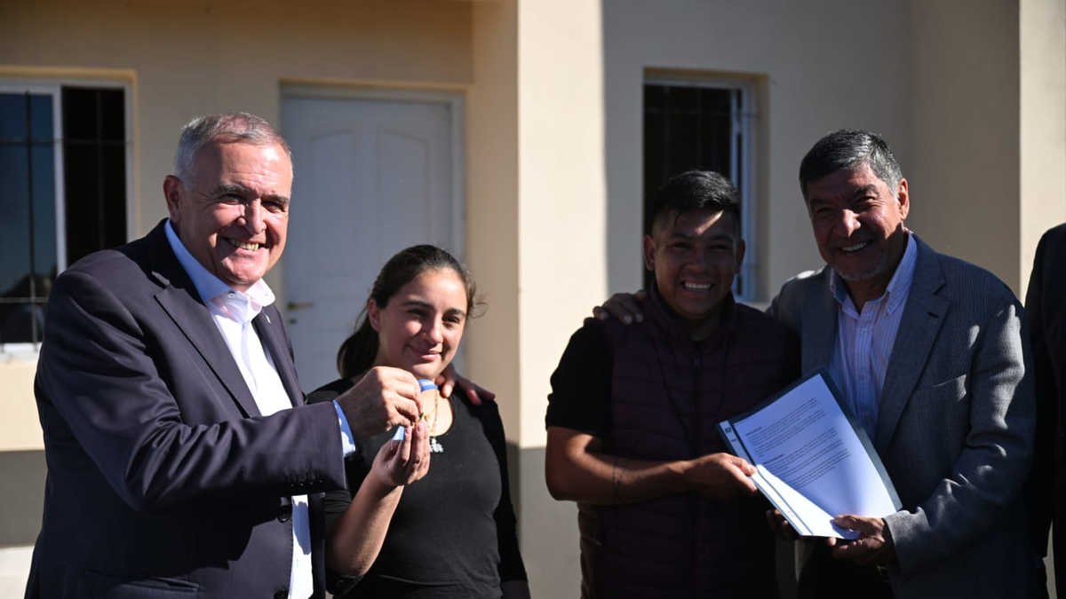 El Gobernador entregó viviendas en Tafí del Valle