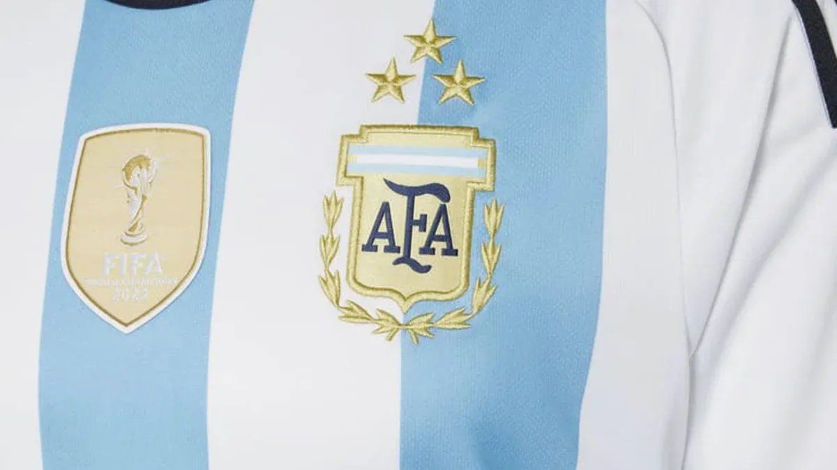 A horas su lanzamiento, la camiseta de Argentina ya se agotó