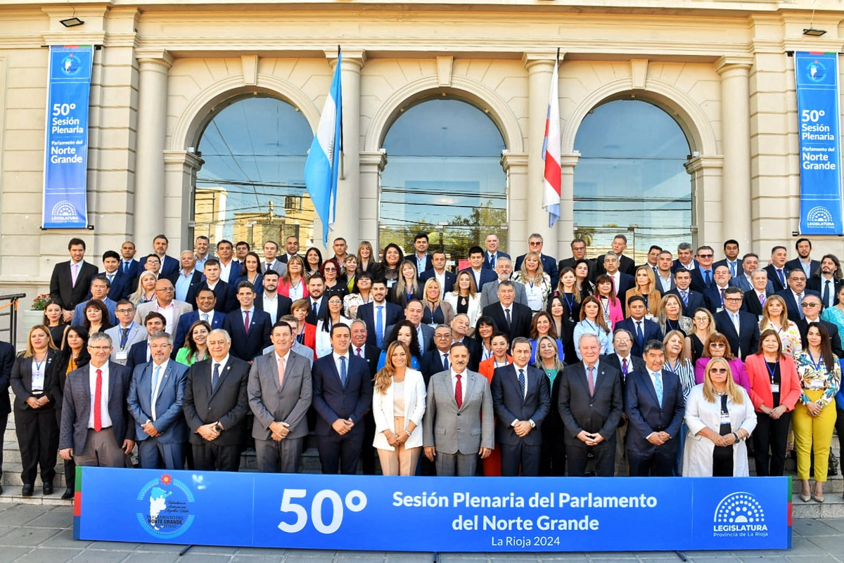 Se reúne el Parlamento del Norte Grande en Tucumán