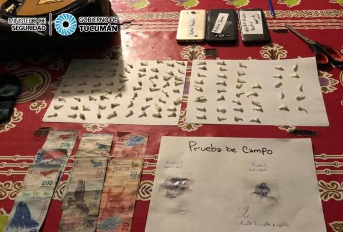 La Policía secuestró 101 bochitas de cocaína