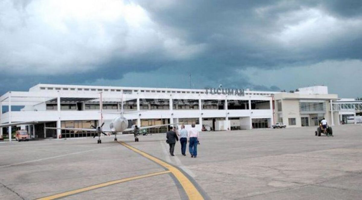 Fronteras: El Gobierno autorizó la apertura del aeropuerto de Tucumán.