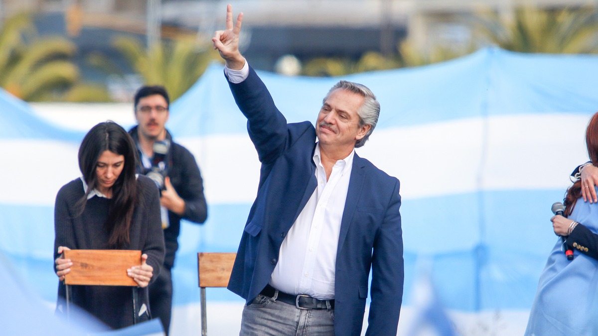 Alberto Fernández encabezará el acto de promesa de lealtad a la bandera