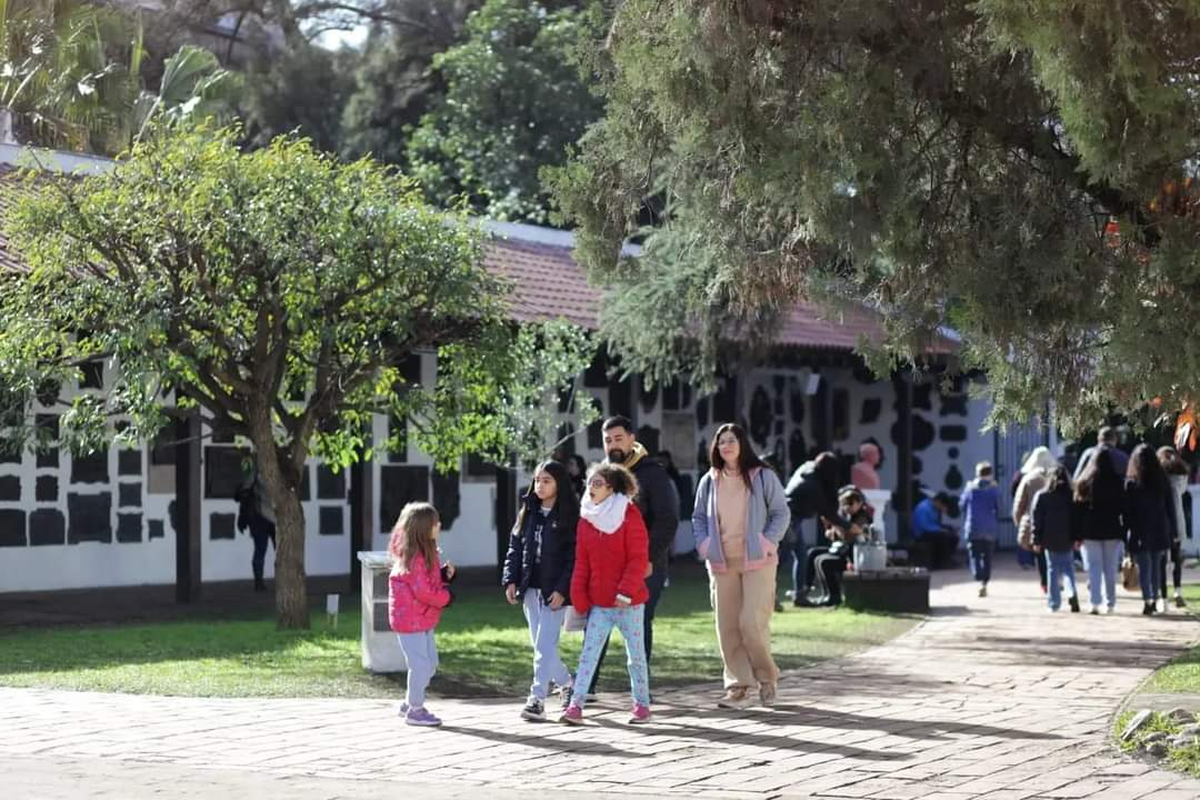 Los visitantes disfrutan del turismo en la provincia de Tucumán en estas vacaciones de invierno.