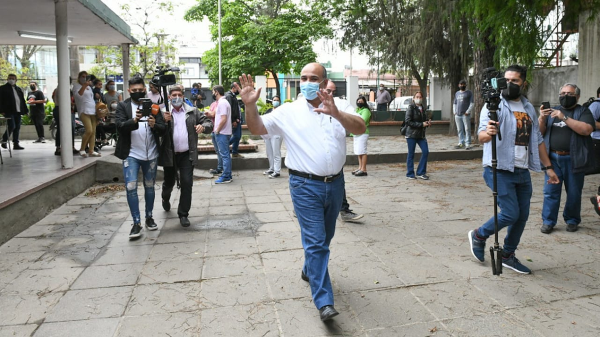 Manzur se quedó en Tucumán para conocer los resultados