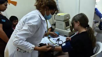 La Municipalidad brinda servicios sanitarios para alumnos y sus fichas médicas