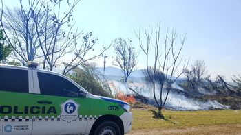 La Ramada: logran controlar un incendio de pastizales