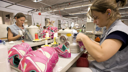 Girar Ambiente Deliberadamente La fábrica de zapatillas Nike frenó su producción
