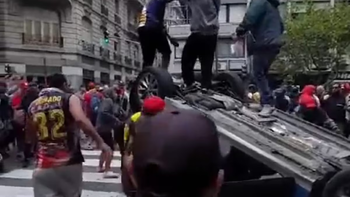 Detuvieron a un barra de All Boys acusado de incendiar un patrullero