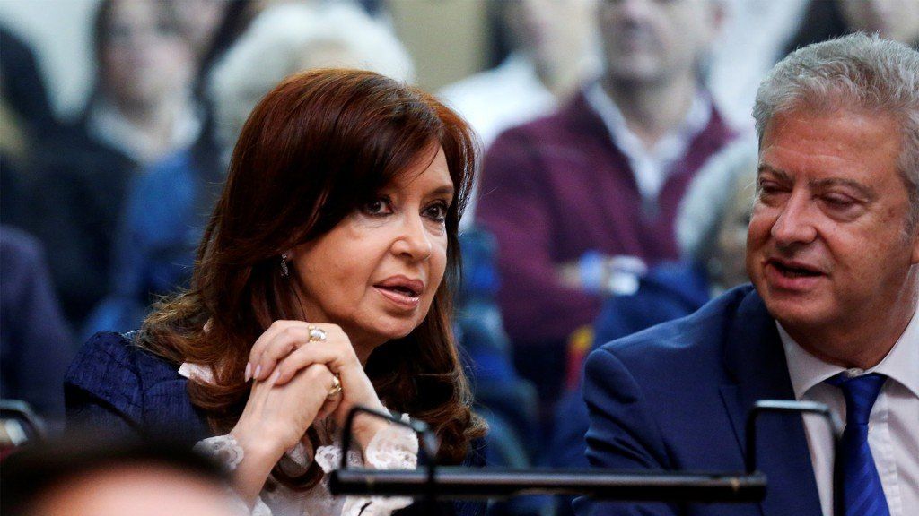 ¿Quiénes son los 67 allegados que acompañaron a Cristina Kirchner?