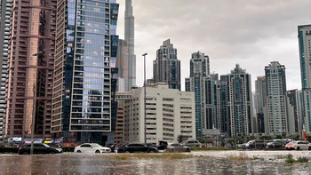 Dubái: calles y aeropuerto inundado por lluvias torrenciales