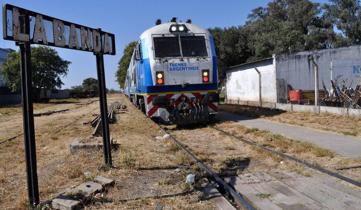 Santiago cuenta con tren de cercanía despues de 31 años