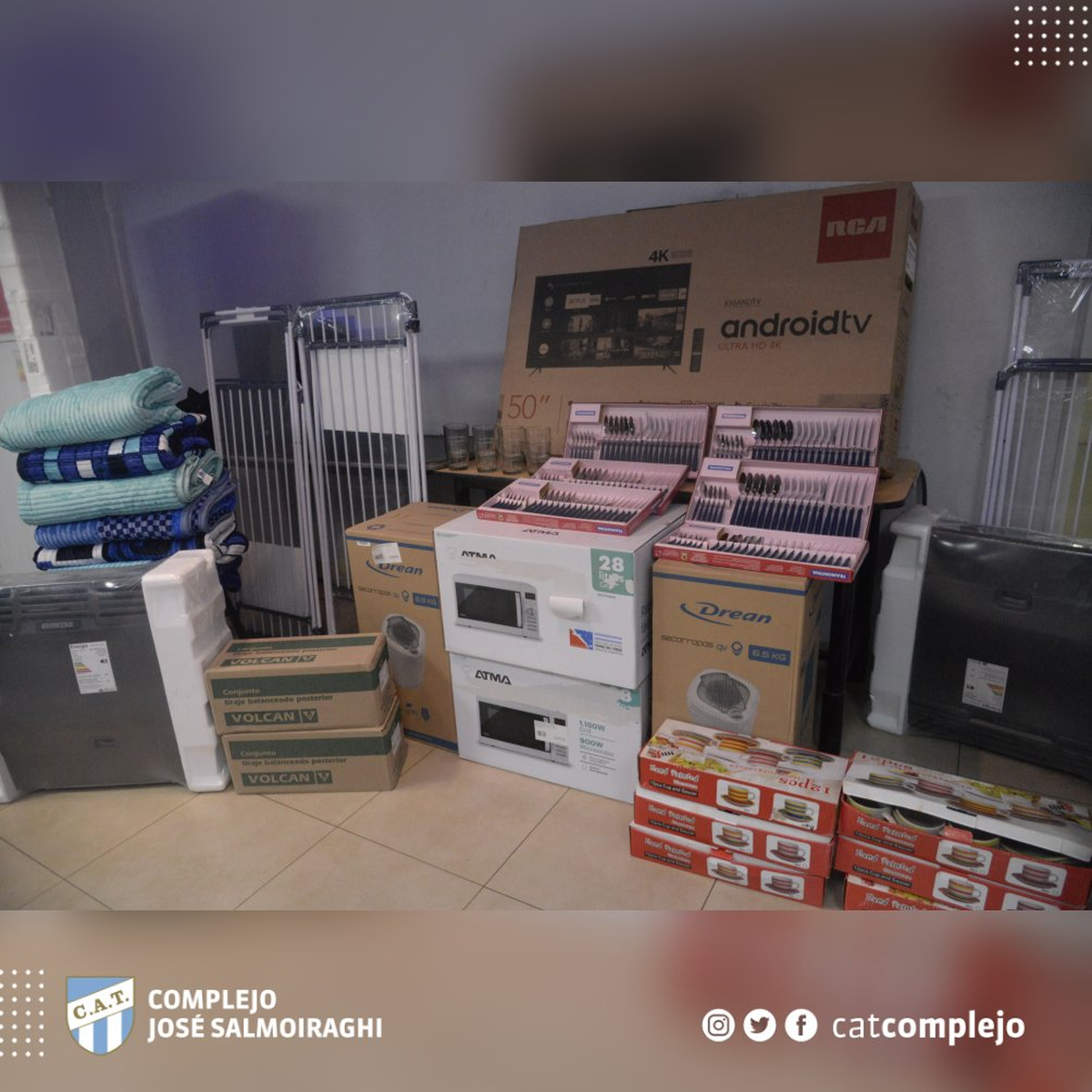 La donación de Tomás Cuello a las inferiores de Atlético.