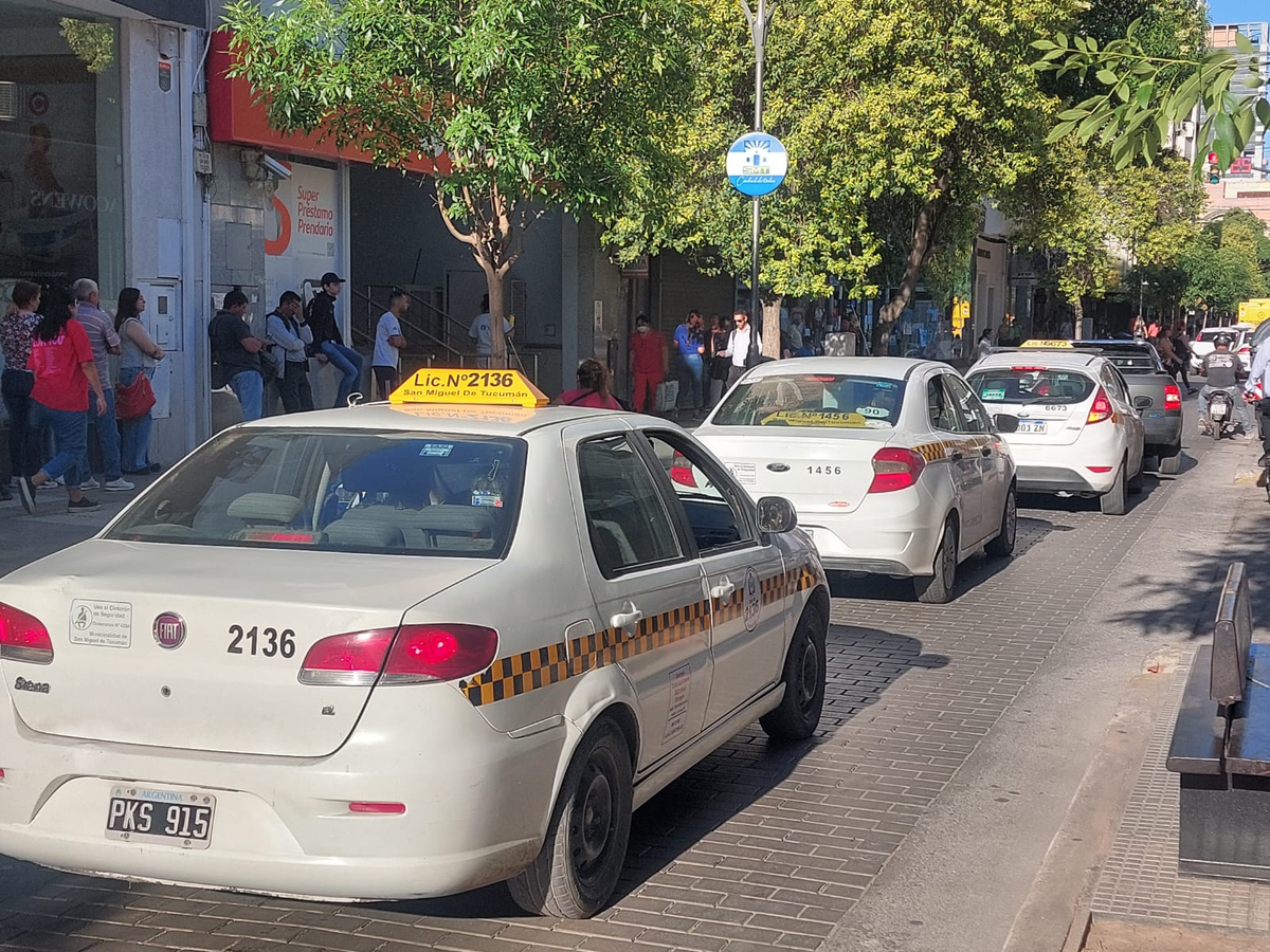 Taxistas: Es un aumento que no cubre nuestras expectativas