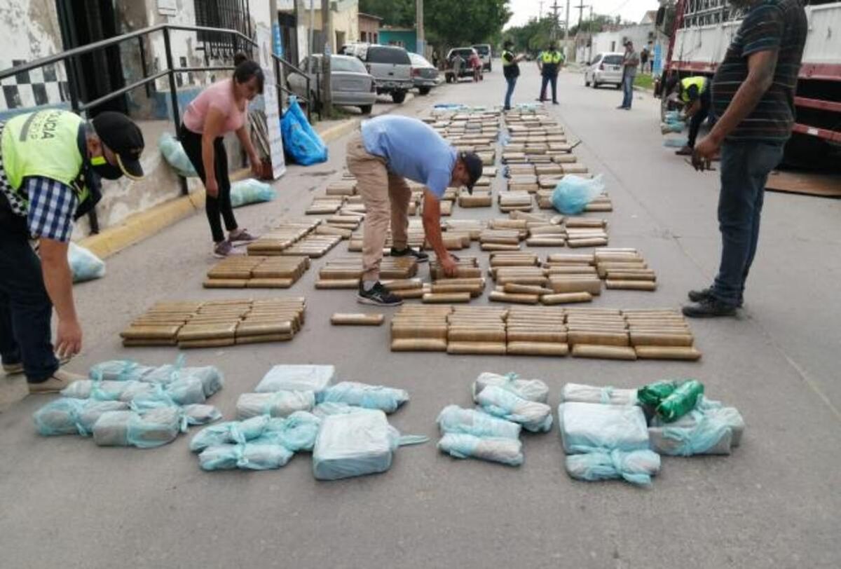 La Digedrop secuestró $15 millones de pesos en hojas de coca.