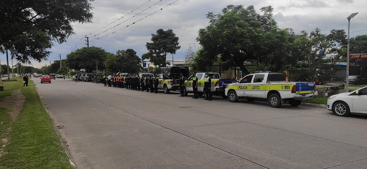 Un importante operativo se desplegó en Yerba Buena. 